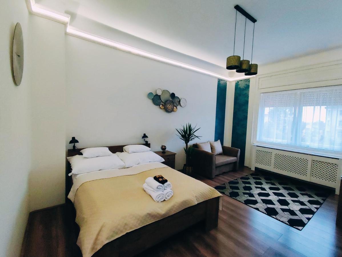 Central Palace Apartman Debrecen Extérieur photo