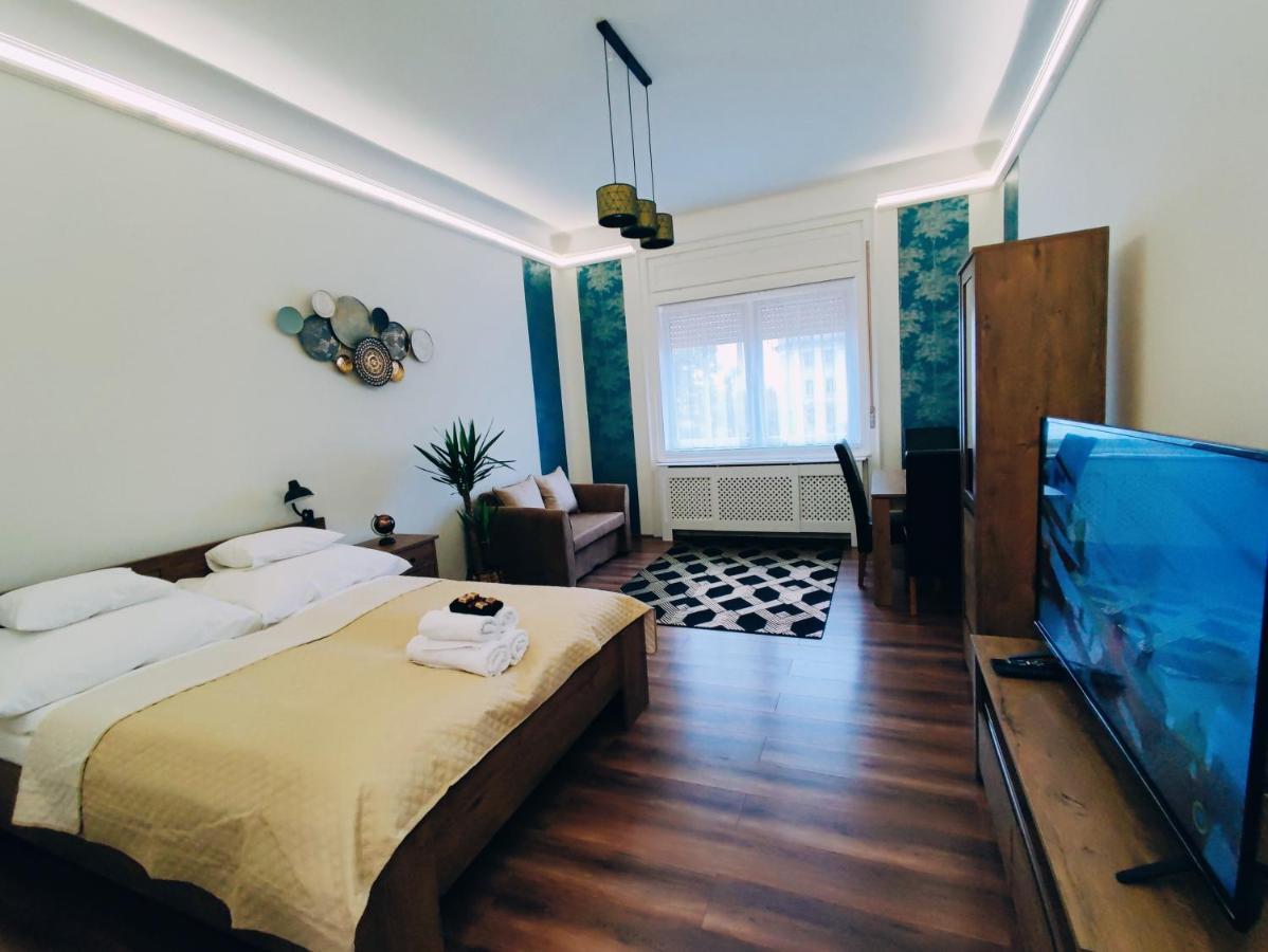 Central Palace Apartman Debrecen Extérieur photo