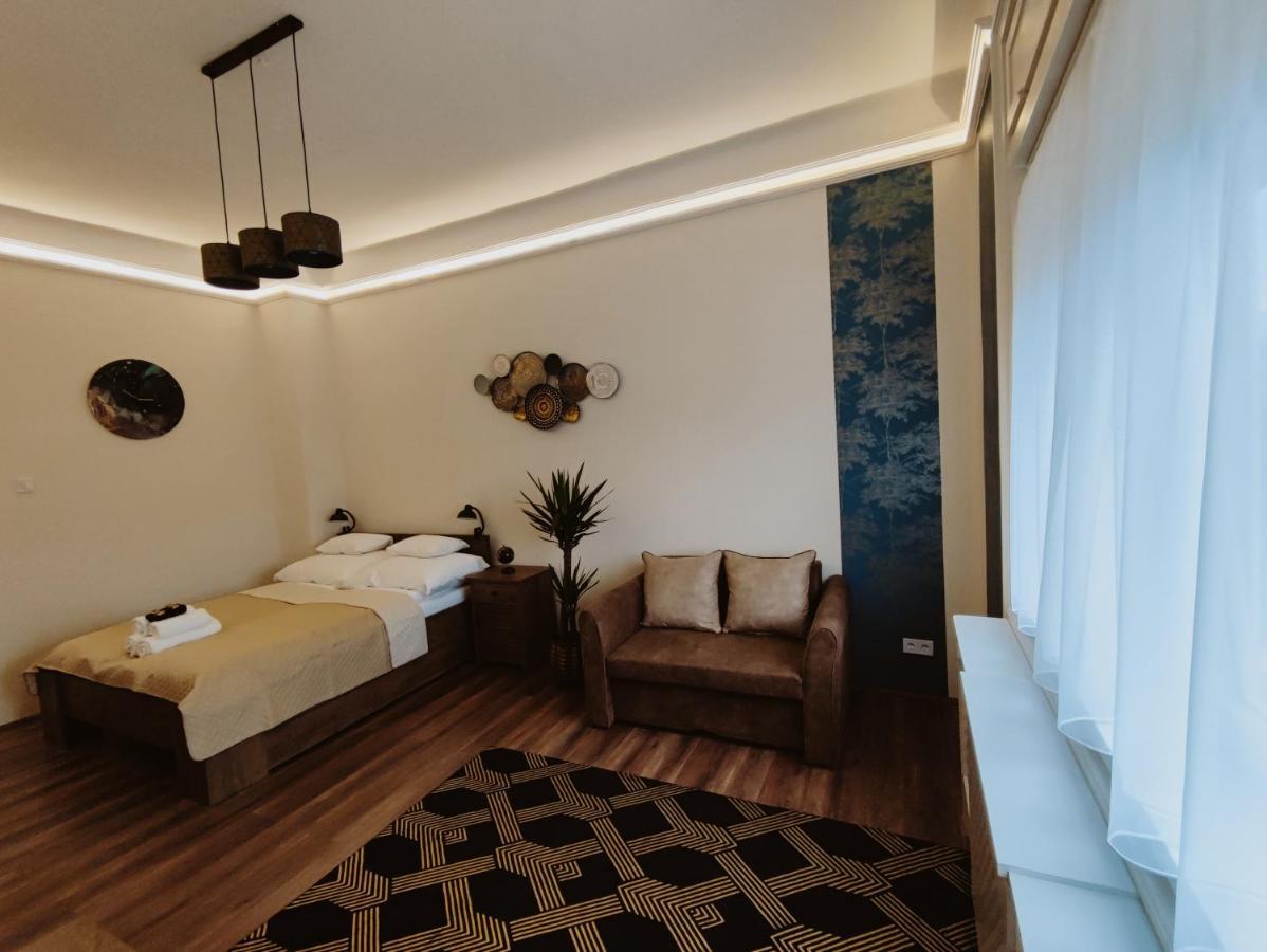 Central Palace Apartman Debrecen Extérieur photo