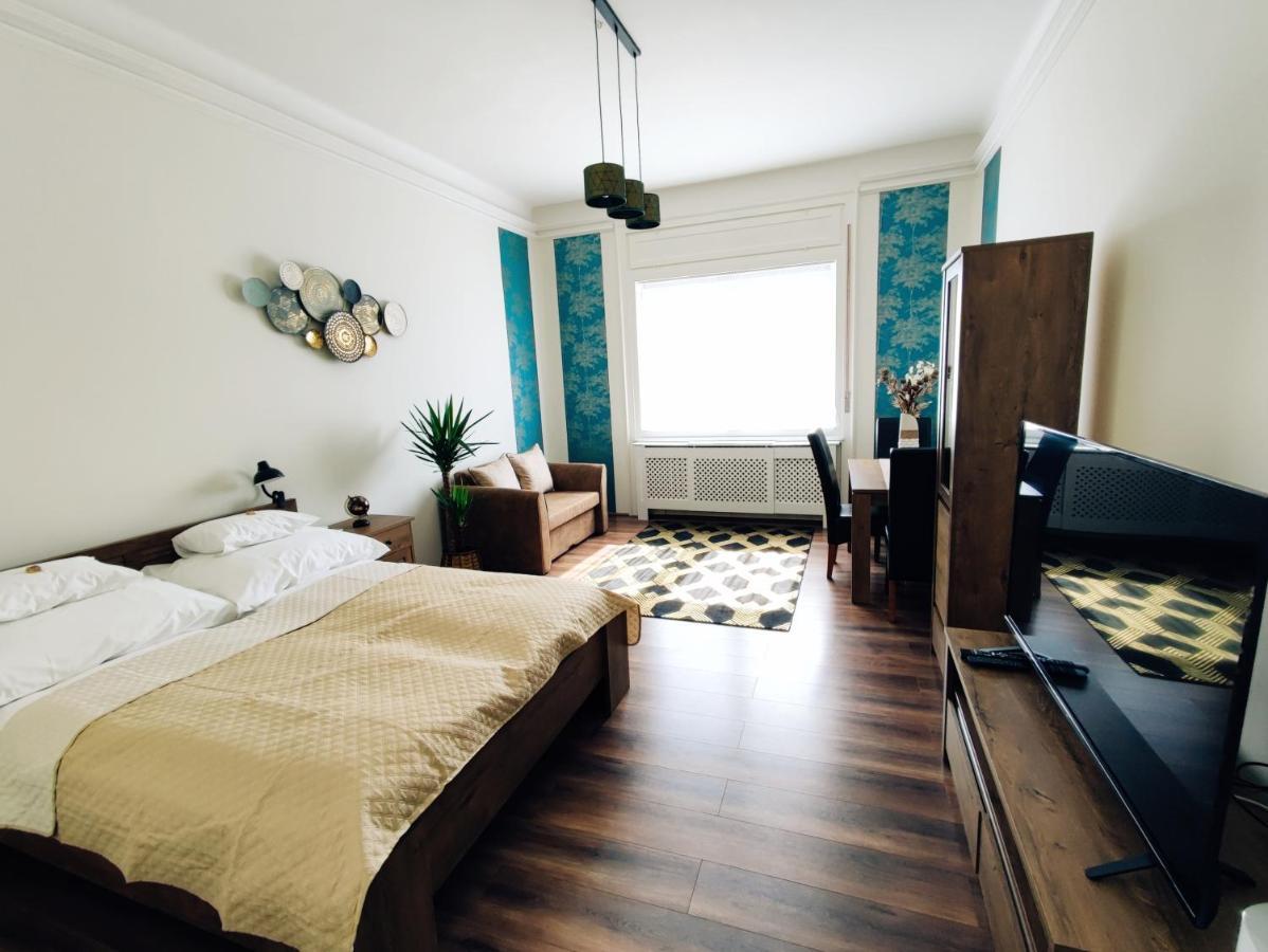 Central Palace Apartman Debrecen Extérieur photo